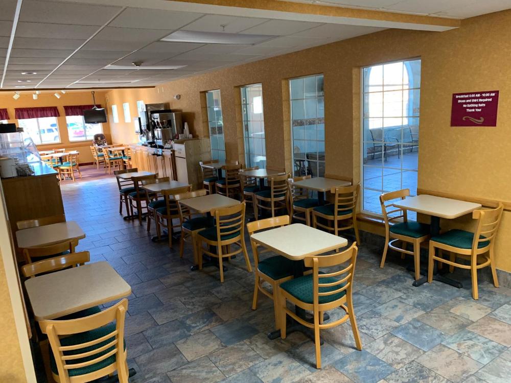 Parkfield Inn - Clinton